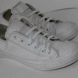 Converse Unisex-Adult Chuck Taylor All Star Leather Low Top Sneaker